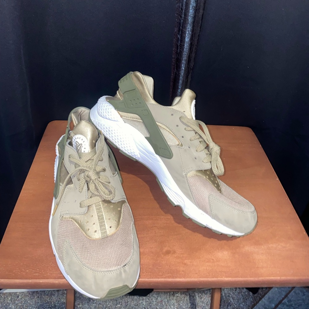 Size 15 Nike huaraches